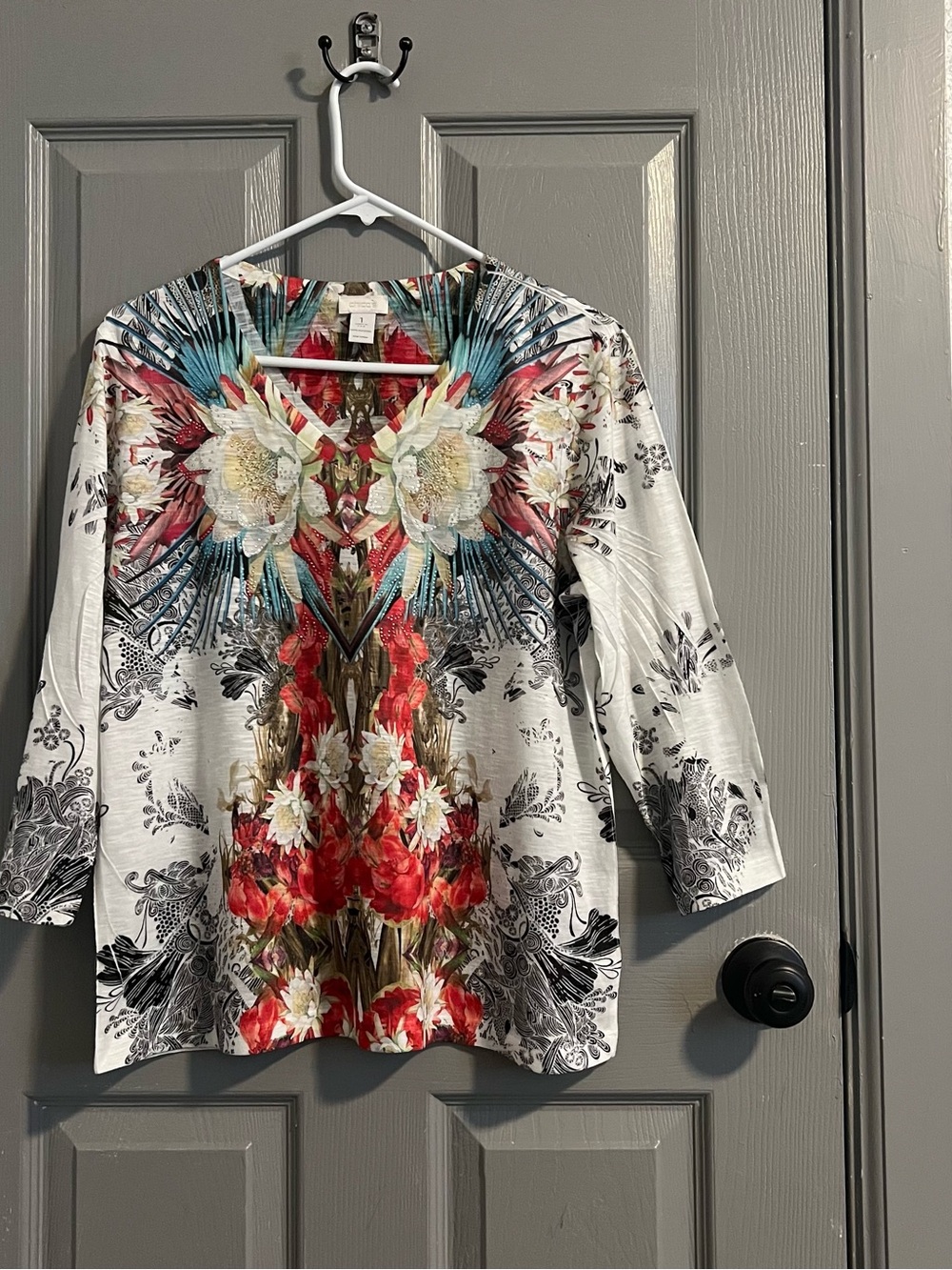 Chico’s Floral Mirror Print Three Quarter Sleeve Women's Top White Red Black